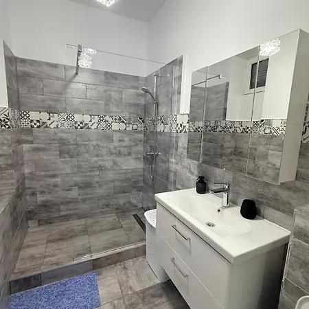 Apartament Cozy, Centrally Located In The Heart Of *