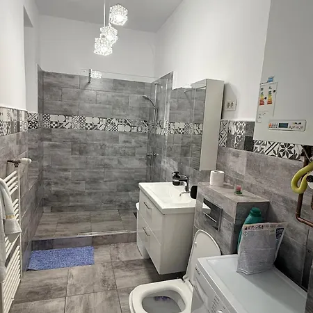 Cozy, Centrally Located In The Heart Of Apartament *
